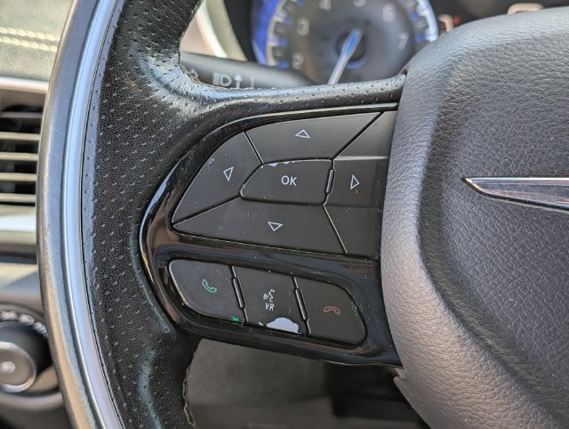 Used 2019 Chrysler Pacifica Limited w/ Advanced Safetytec Group FWD image 25