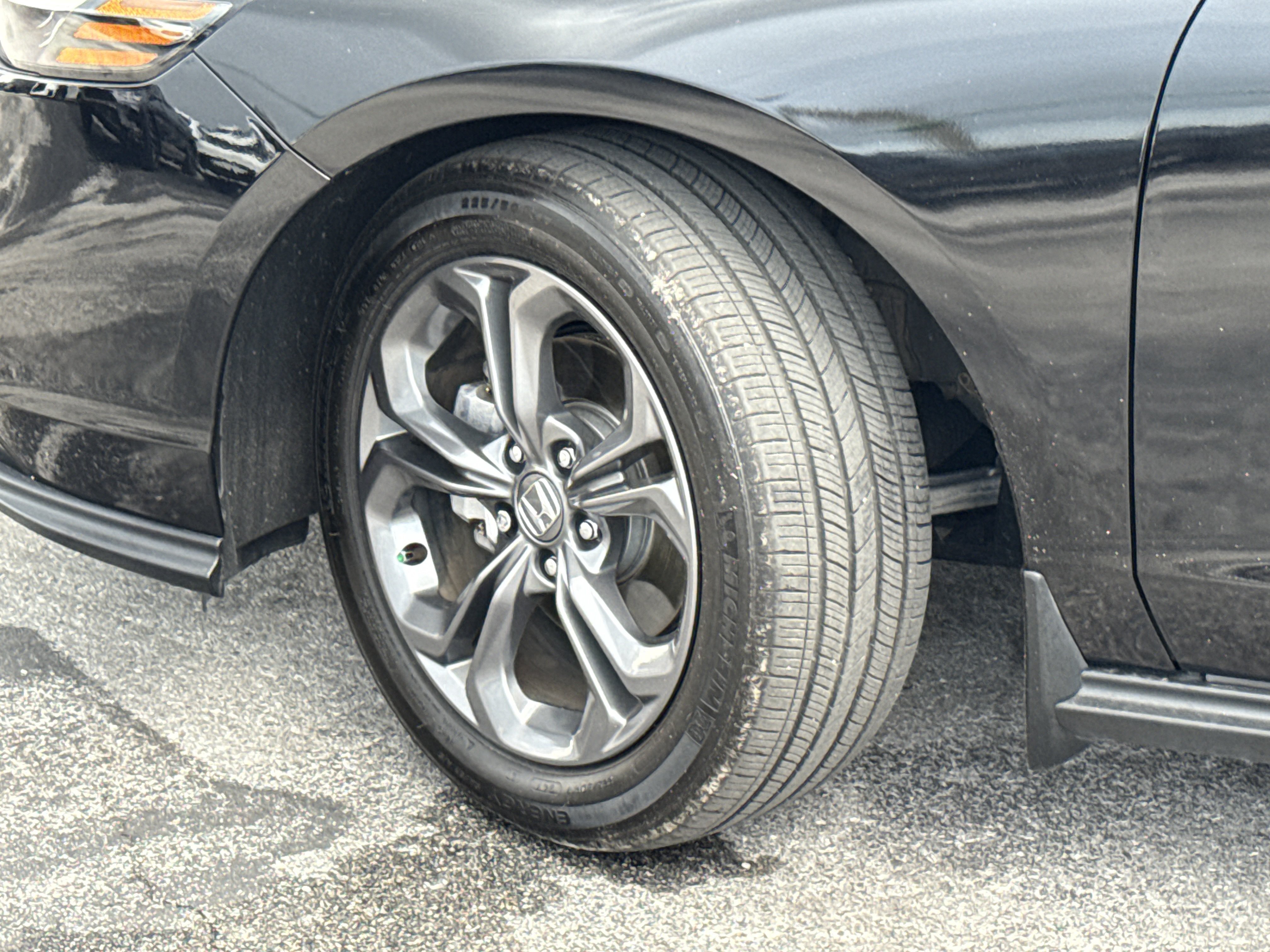 Certified 2023 Honda Accord EX image 39