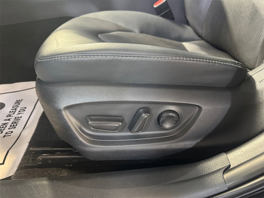 Used 2023 Toyota Camry XSE image 13