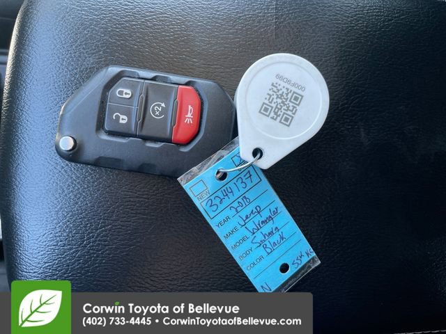 Used 2018 Jeep Wrangler Unlimited Sahara AWD/4WD image 16