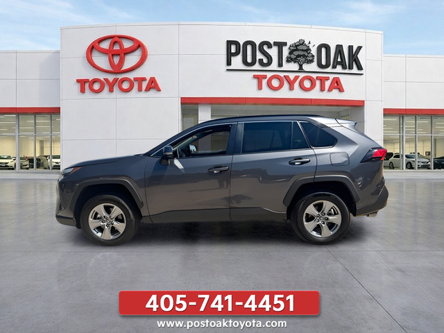 Used 2025 Toyota RAV4 XLE FWD image 4