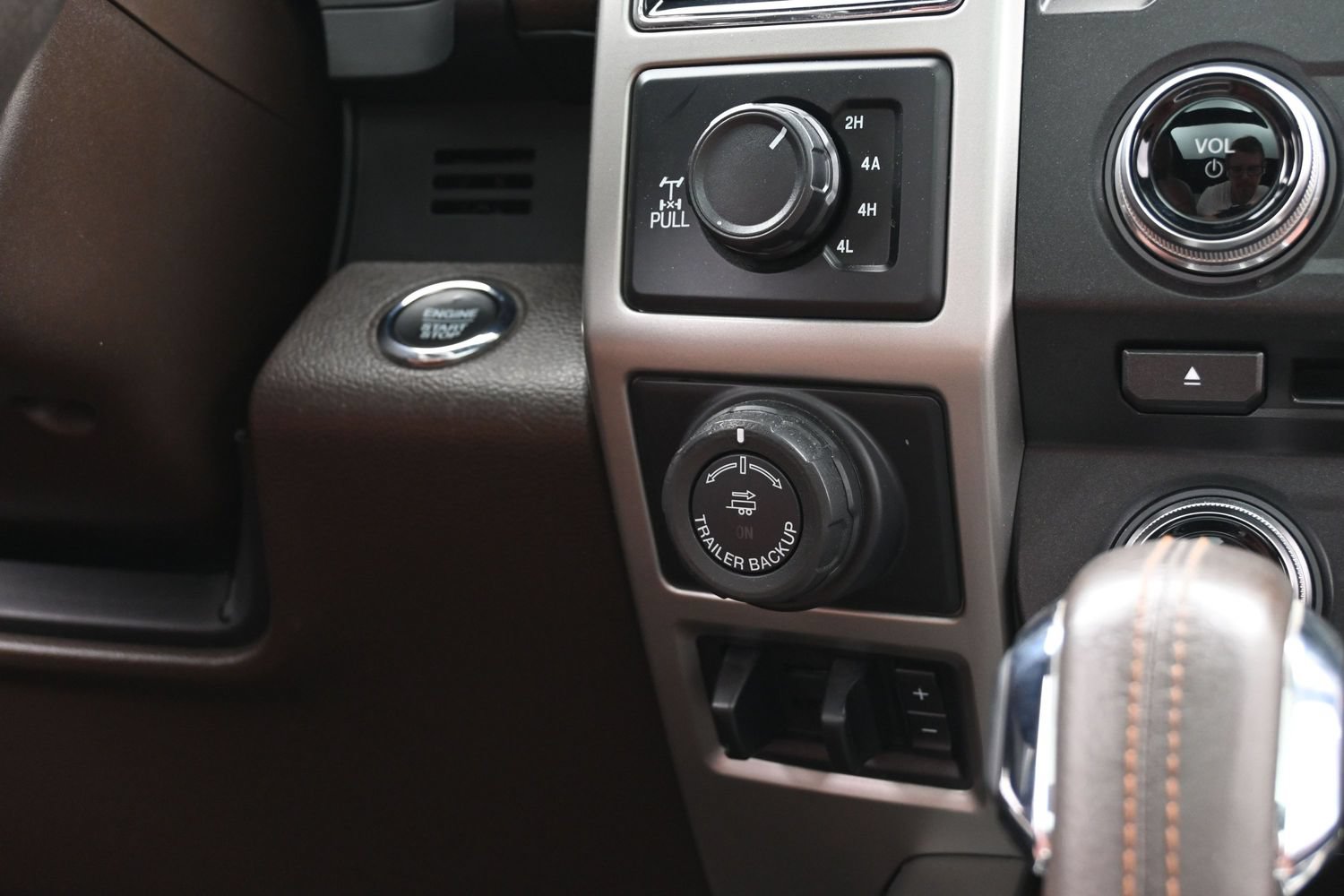 Used 2018 Ford F150 King Ranch w/ Equipment Group 601A Luxury AWD/4WD image 37