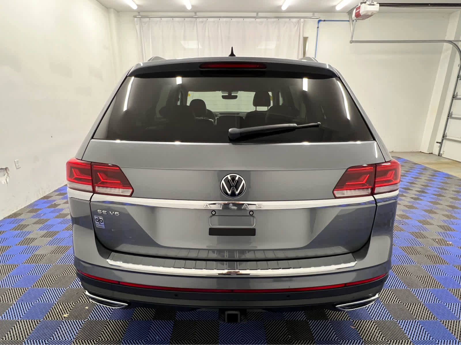 Used 2021 Volkswagen Atlas SE w/ Towing Package image 5