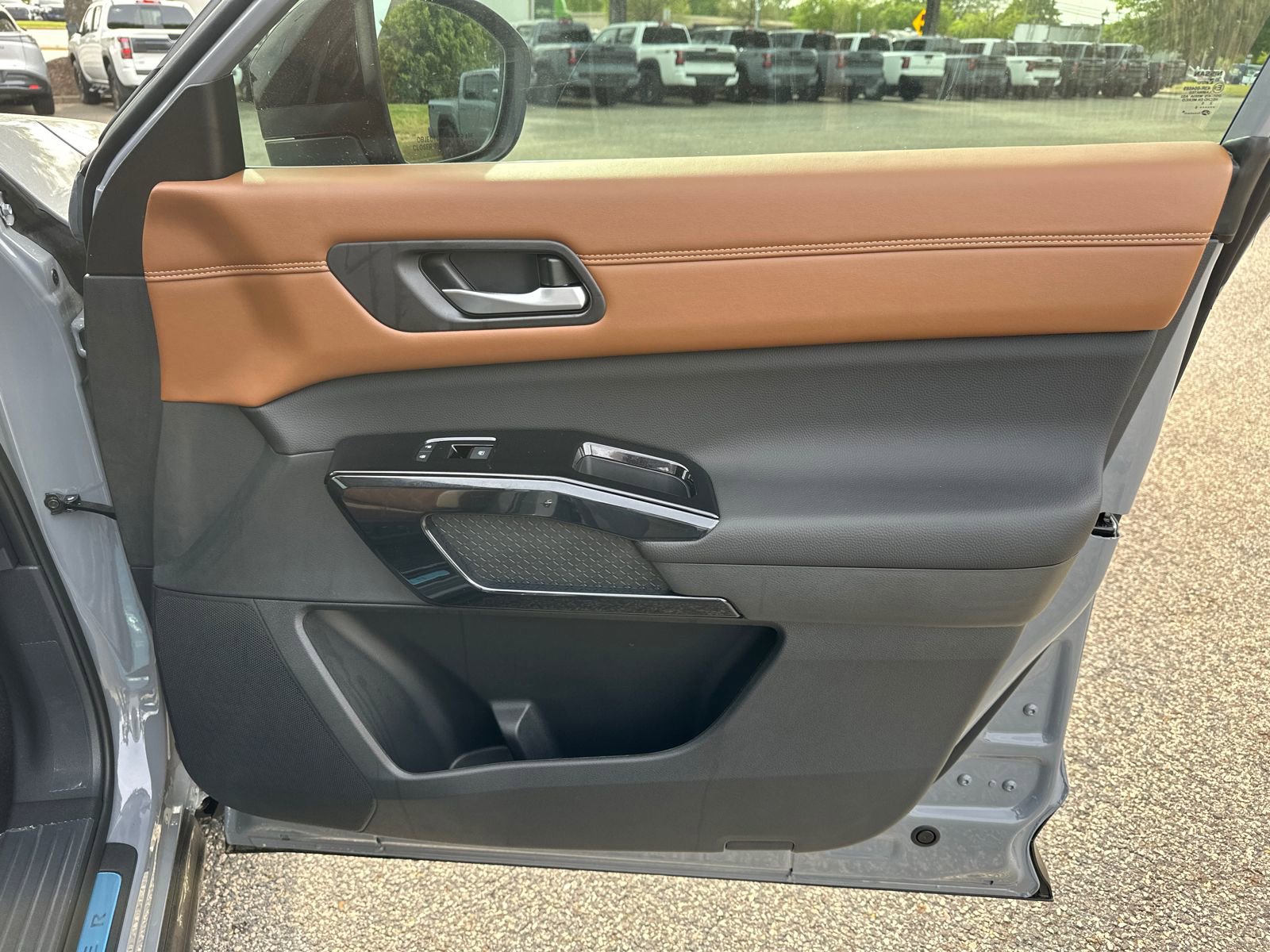 New 2026 Nissan Pathfinder Platinum image 12