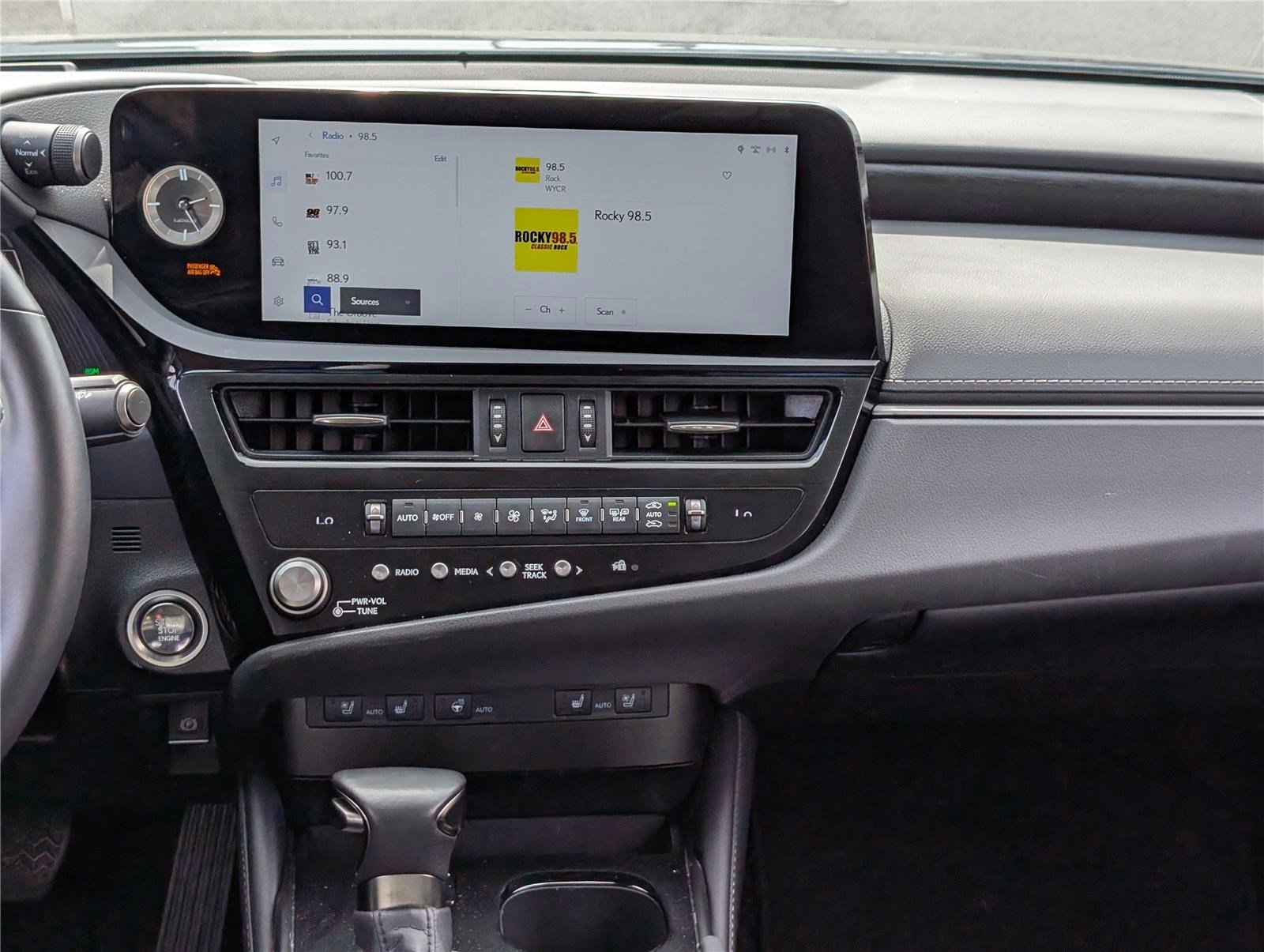 Used 2025 Lexus ES 350 w/ Premium Package image 18