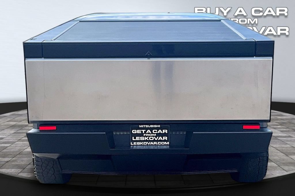 Used 2024 Tesla Cybertruck AWD Crew Cab image 4