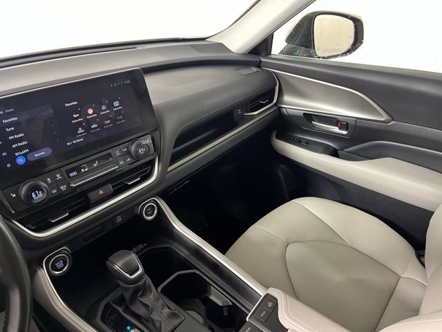 Used 2024 Toyota Grand Highlander XLE image 33