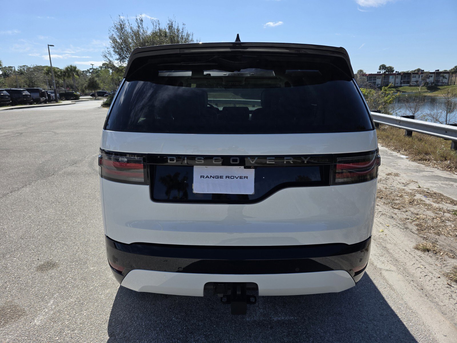 Used 2026 Land Rover Discovery Dynamic SE image 6