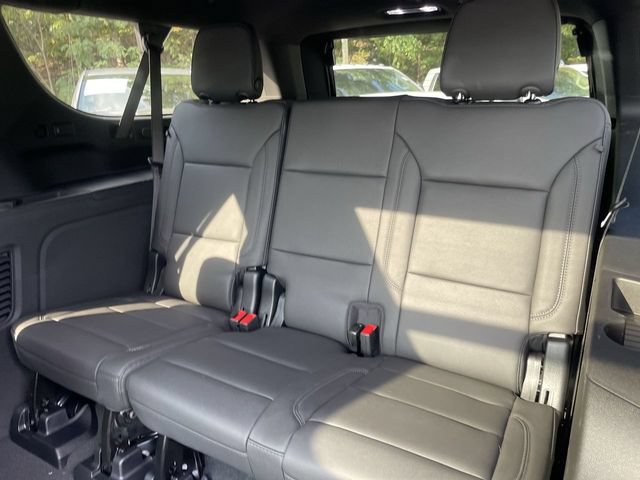 New 2026 Chevrolet Suburban LT w/ Comfort Package AWD/4WD image 24