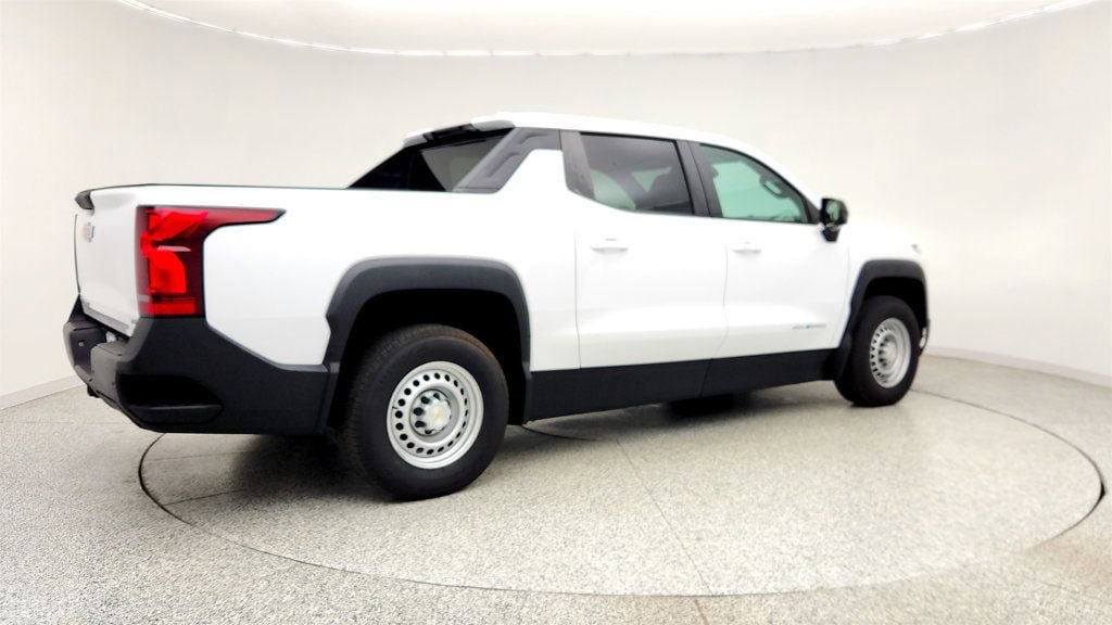 Used 2024 Chevrolet Silverado EV W/T AWD/4WD image 5