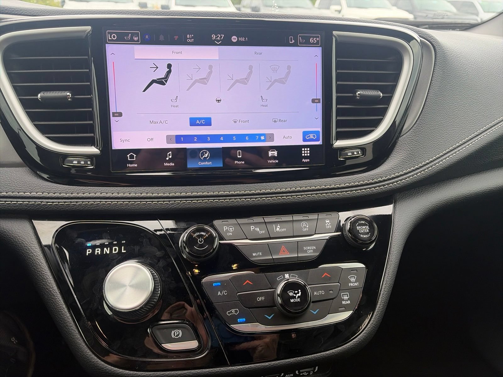 Used 2025 Chrysler Pacifica Select AWD/4WD image 21