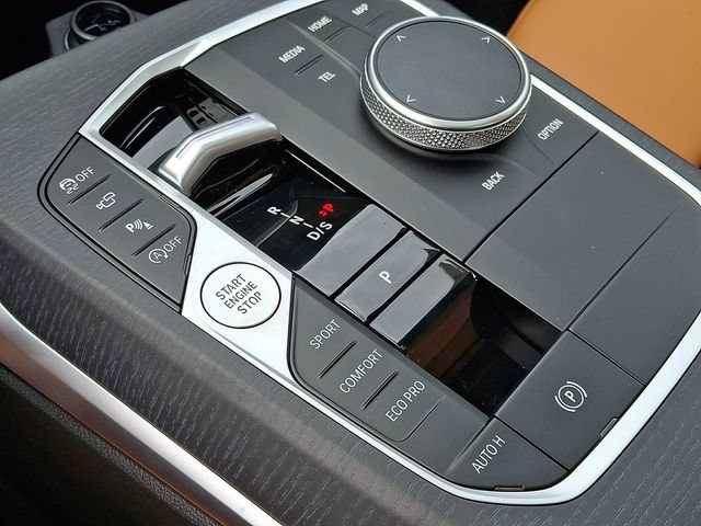 New 2026 BMW 330i xDrive Sedan w/ Premium Package AWD/4WD image 13
