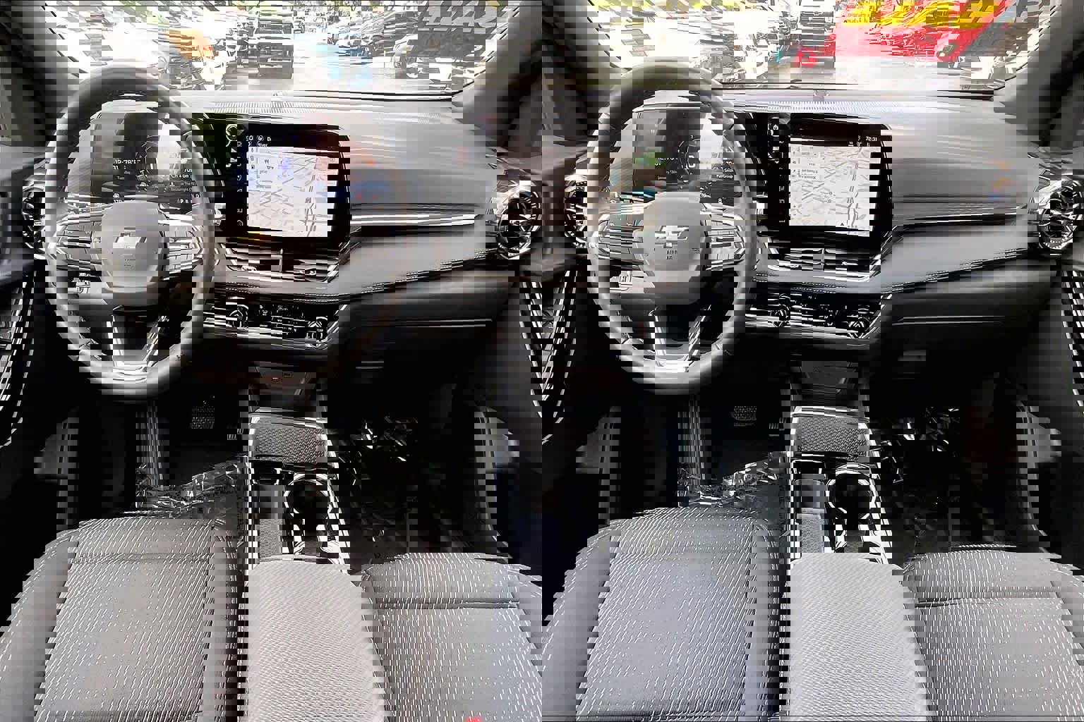 Used 2025 Chevrolet Equinox LT w/ Safety and Technology Package image 14