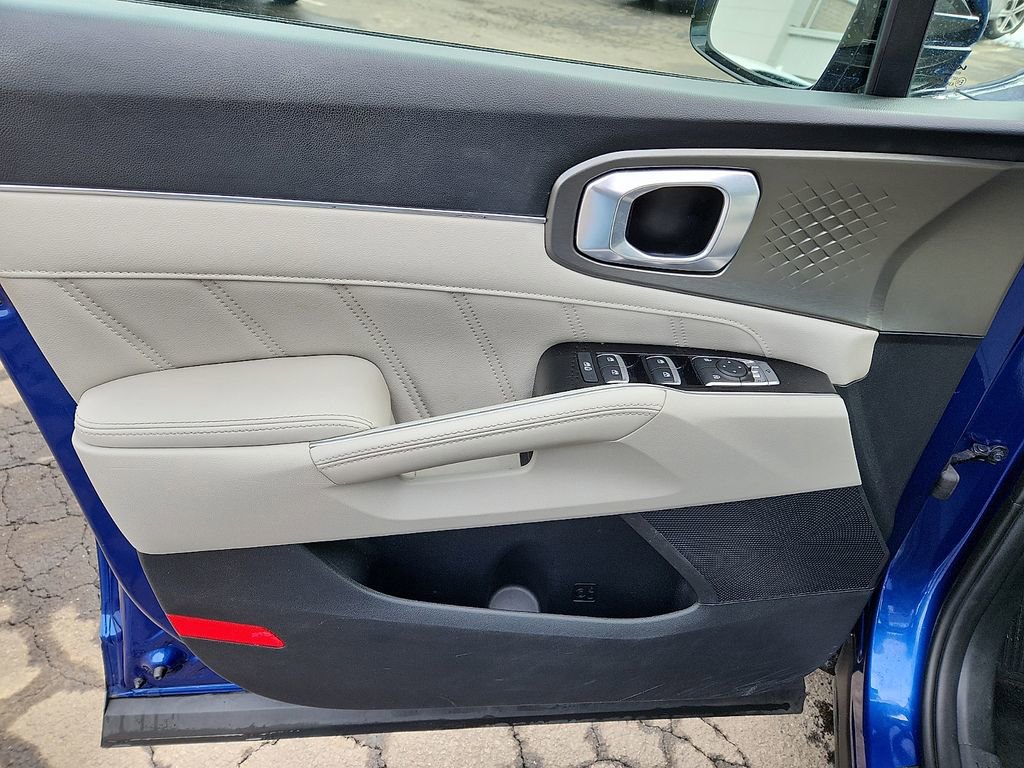 Used 2023 Kia Sorento SX image 13