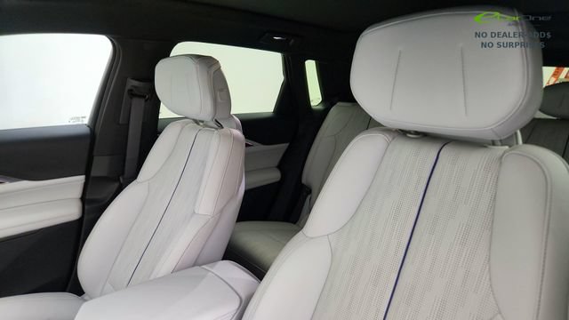 Used 2025 Cadillac Lyriq Luxury w/ LPO, Floor Liner Package RWD image 35