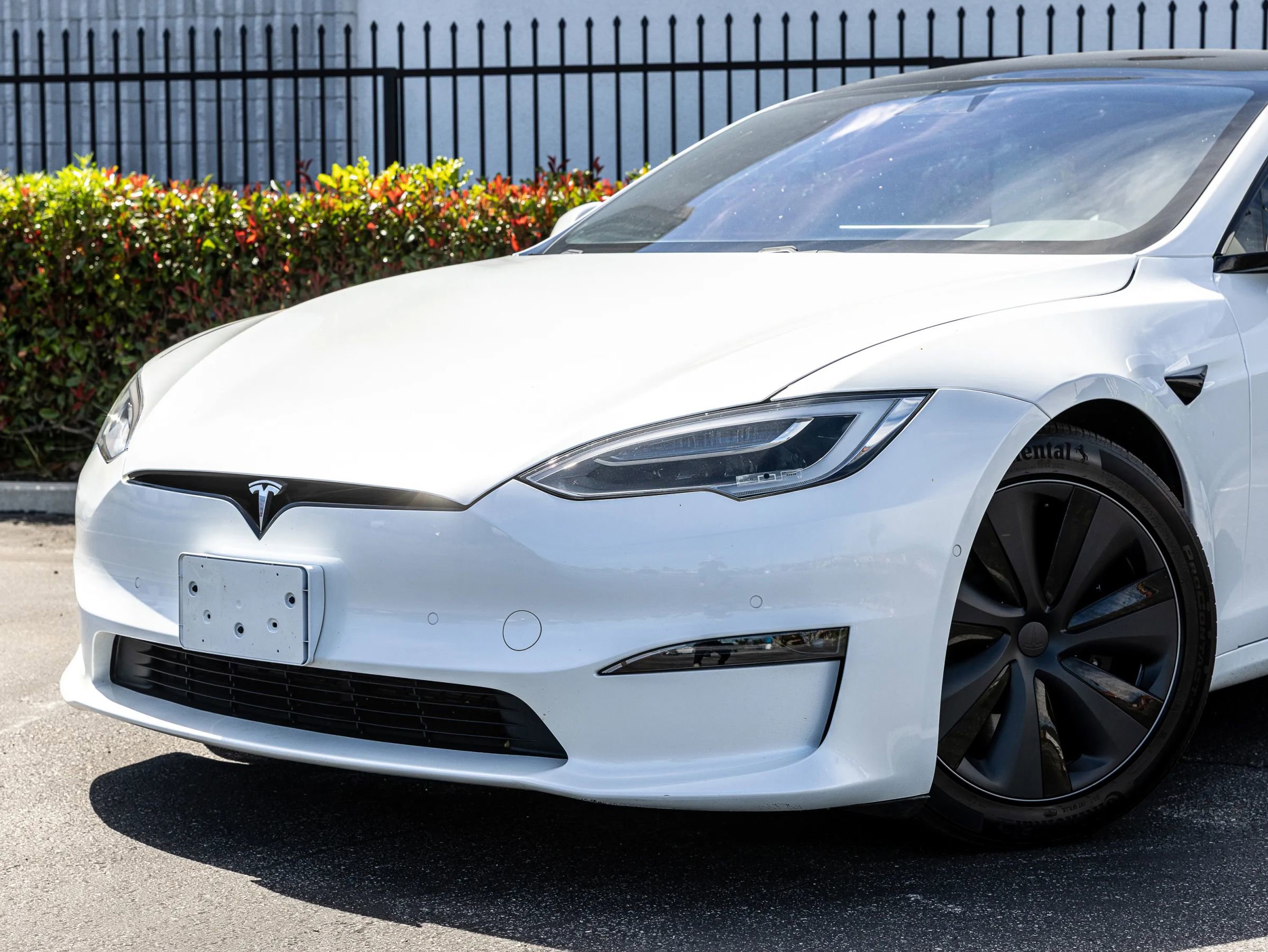 Used 2022 Tesla Model S Standard Range AWD/4WD image 18
