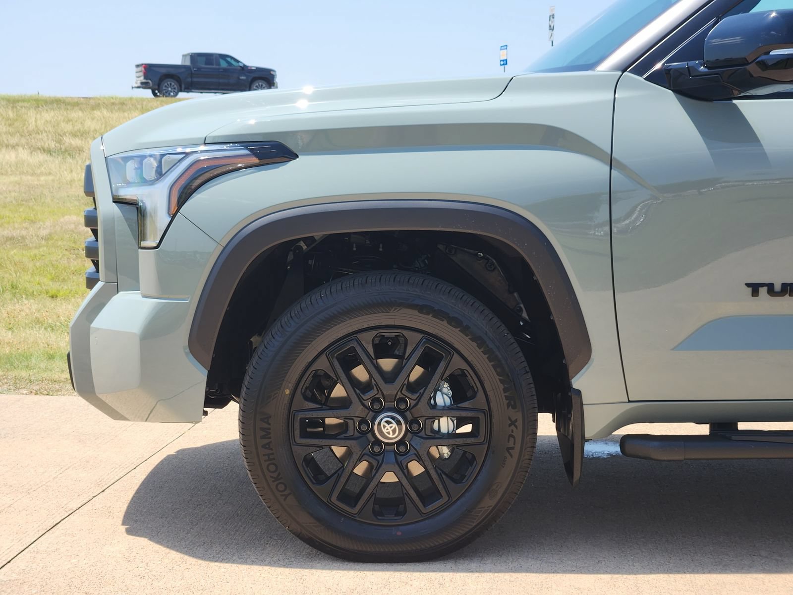 New 2026 Toyota Tundra Limited AWD/4WD image 10