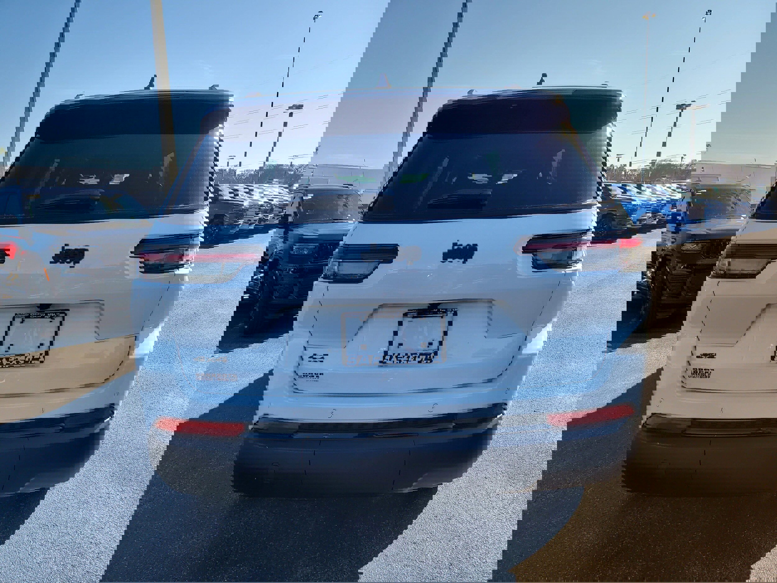 New 2025 Jeep Grand Cherokee L Altitude image 7