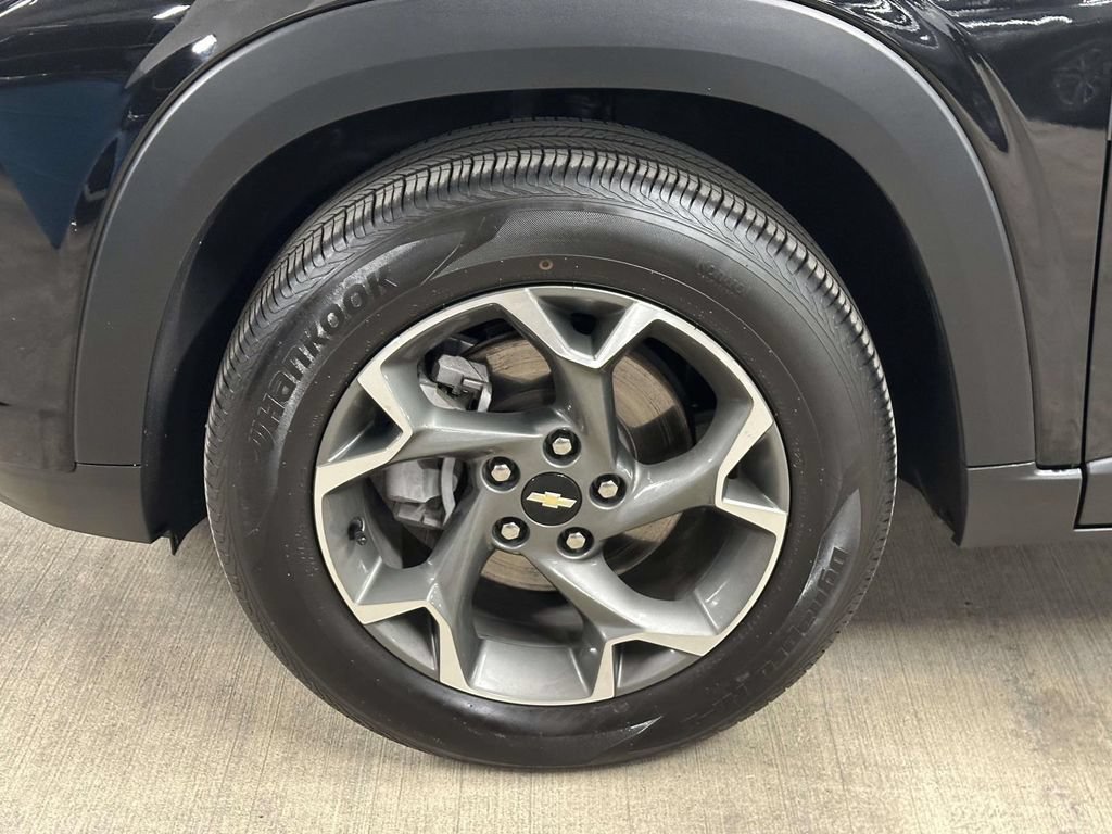 Used 2024 Chevrolet Trax LT w/ Driver Confidence Package FWD image 9