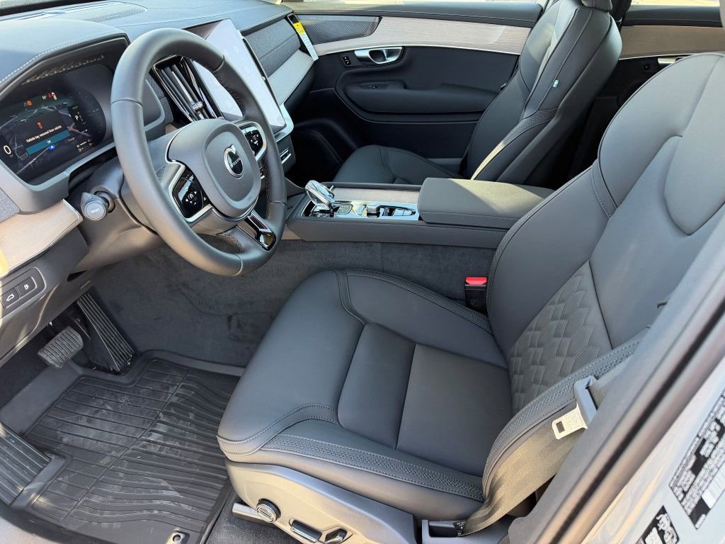 New 2026 Volvo XC90 T8 Plus w/ Protection Package Premier AWD/4WD image 17