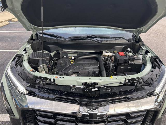 Used 2025 Chevrolet Equinox ACTIV w/ Safety and Technology Package image 9