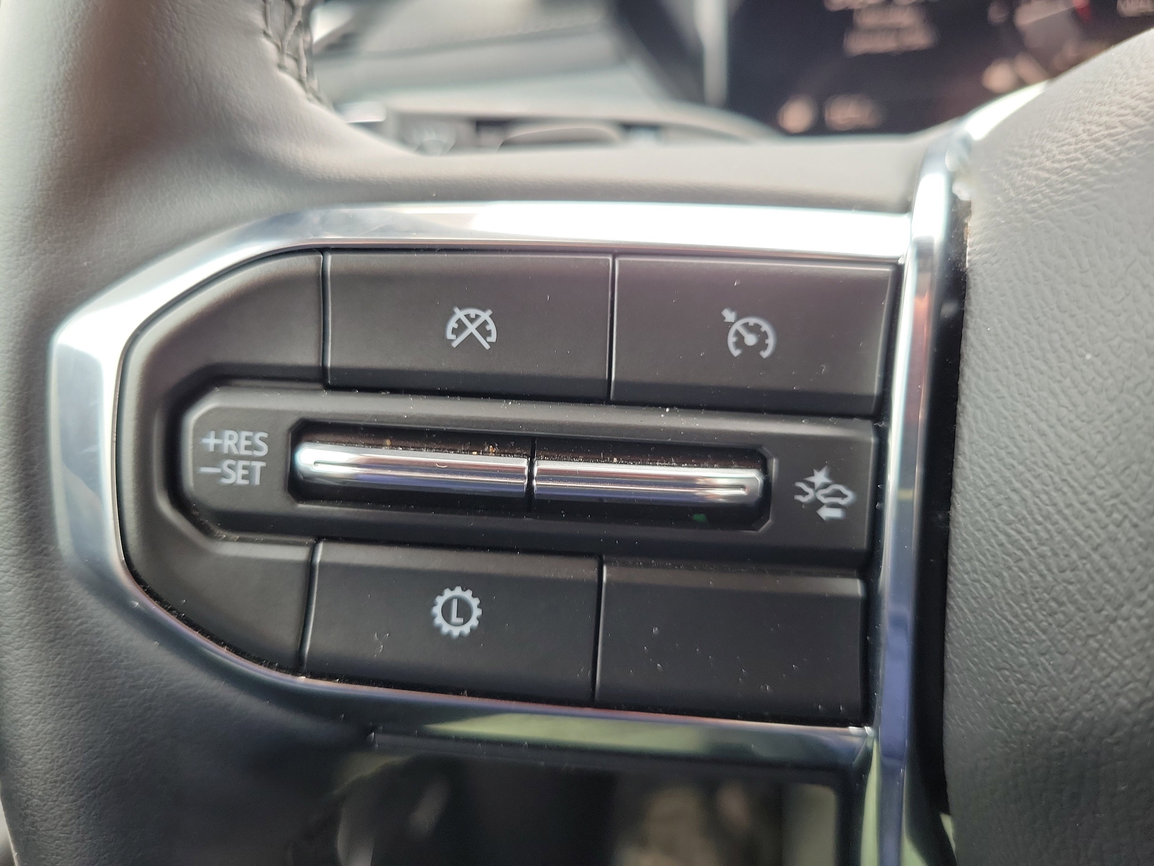 Used 2025 GMC Acadia Elevation FWD image 21