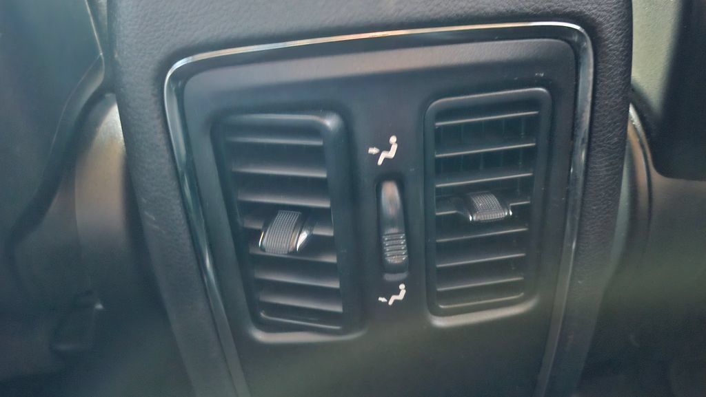 Used 2017 Dodge Durango SXT w/ 3rd Row Seating Group RWD image 30