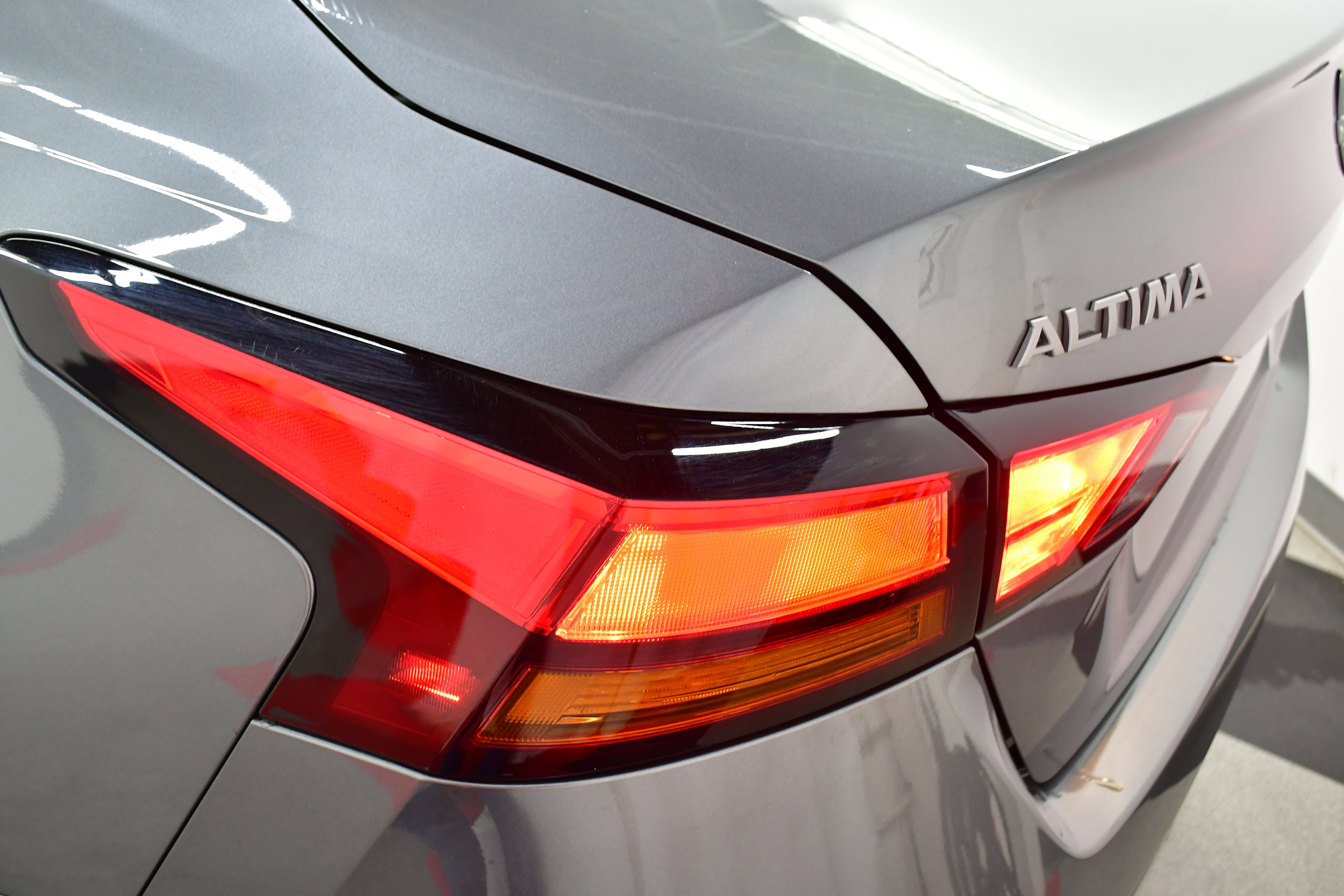 Used 2025 Nissan Altima 2.5 SV image 31