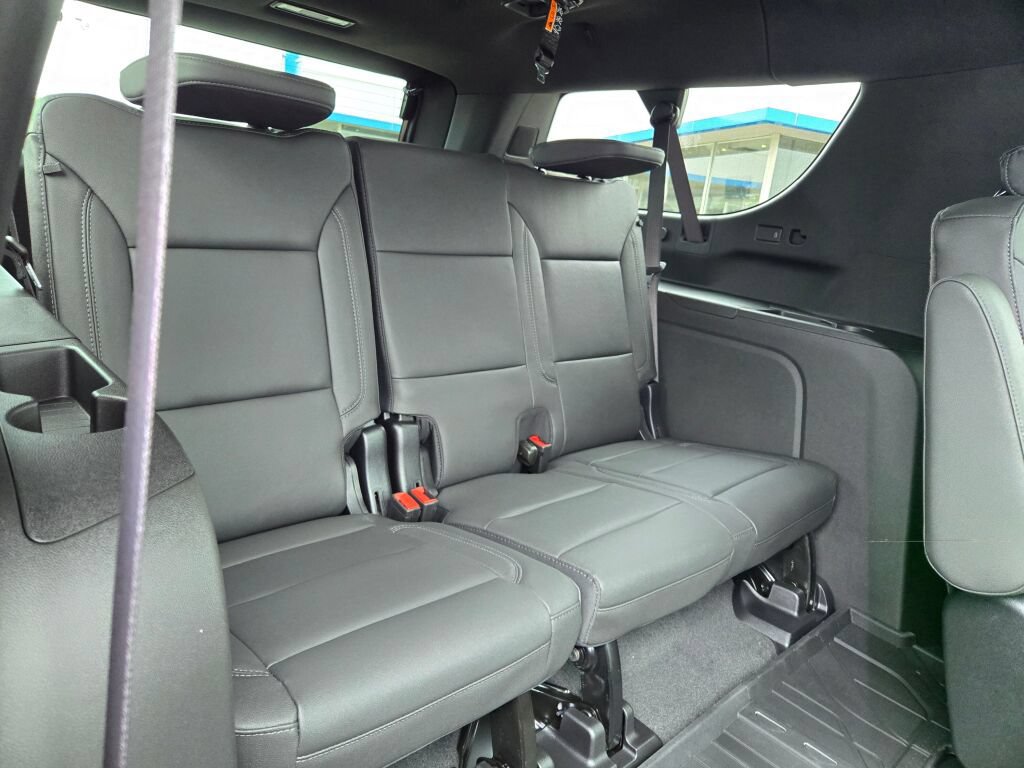 New 2026 Chevrolet Suburban LT w/ Comfort Package AWD/4WD image 9