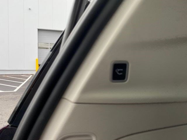 Certified 2024 Chrysler Pacifica Limited FWD image 32