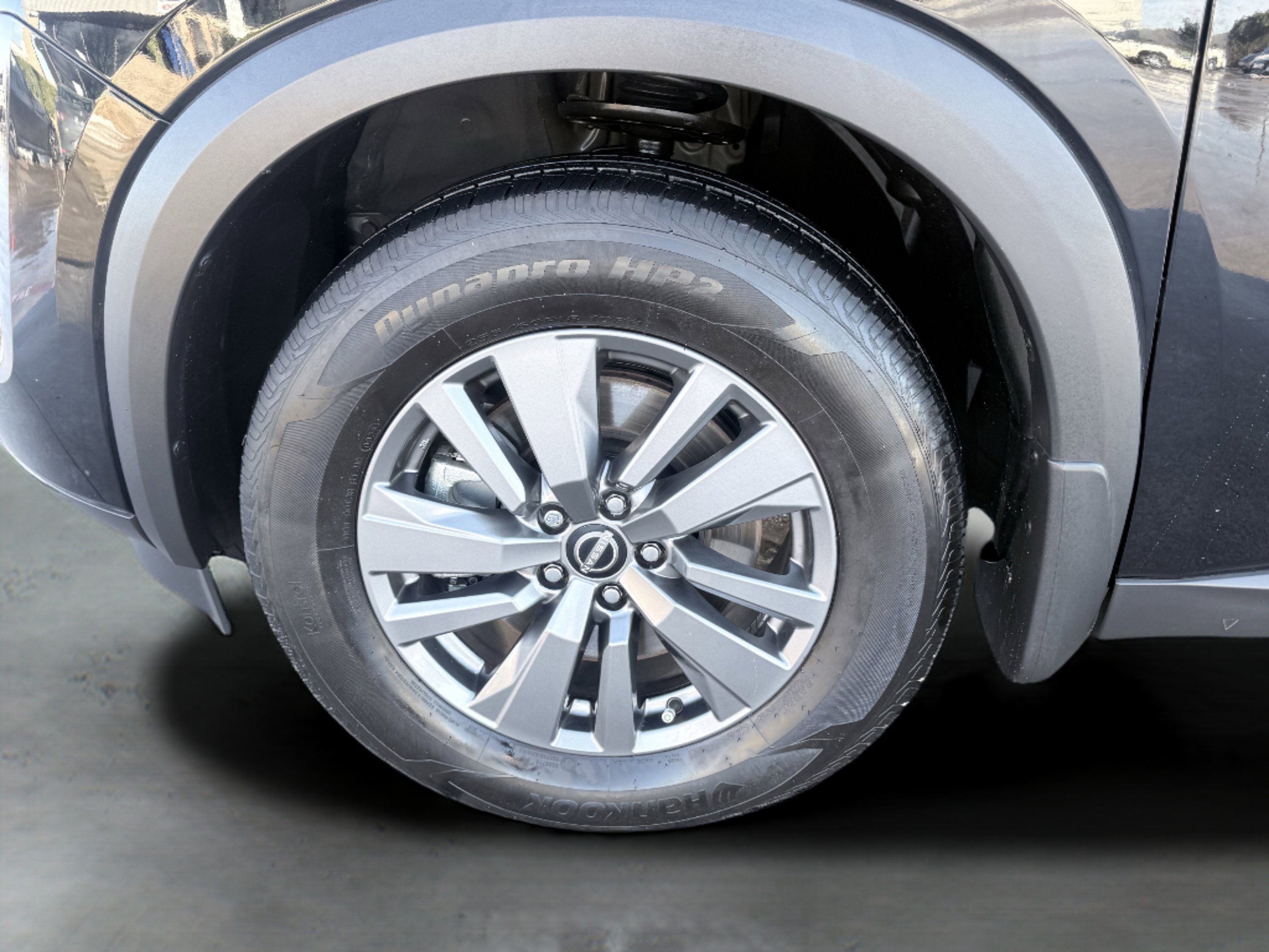 Used 2025 Nissan Pathfinder S image 10