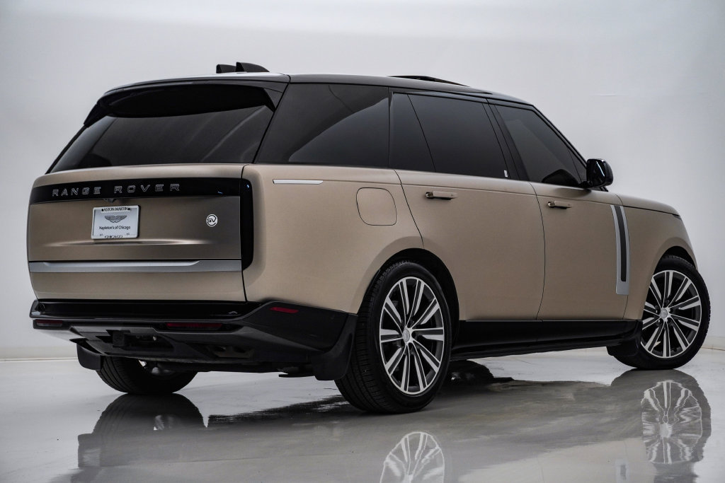 Used 2023 Land Rover Range Rover SV AWD/4WD image 9