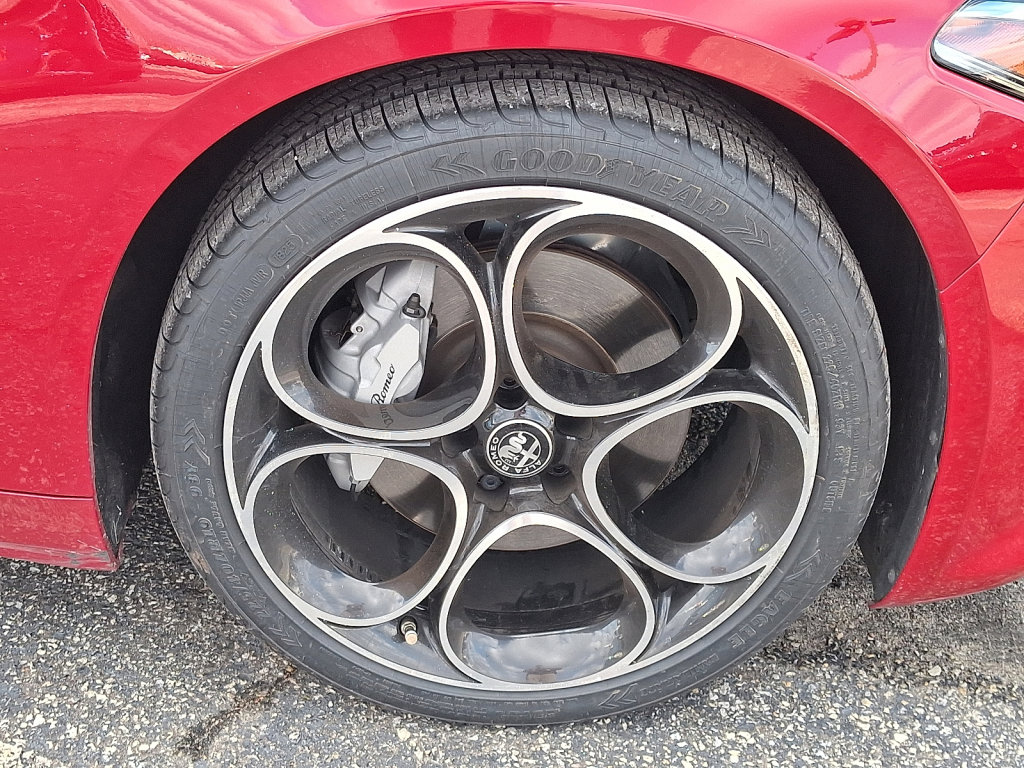 Used 2023 Alfa Romeo Giulia Ti image 4