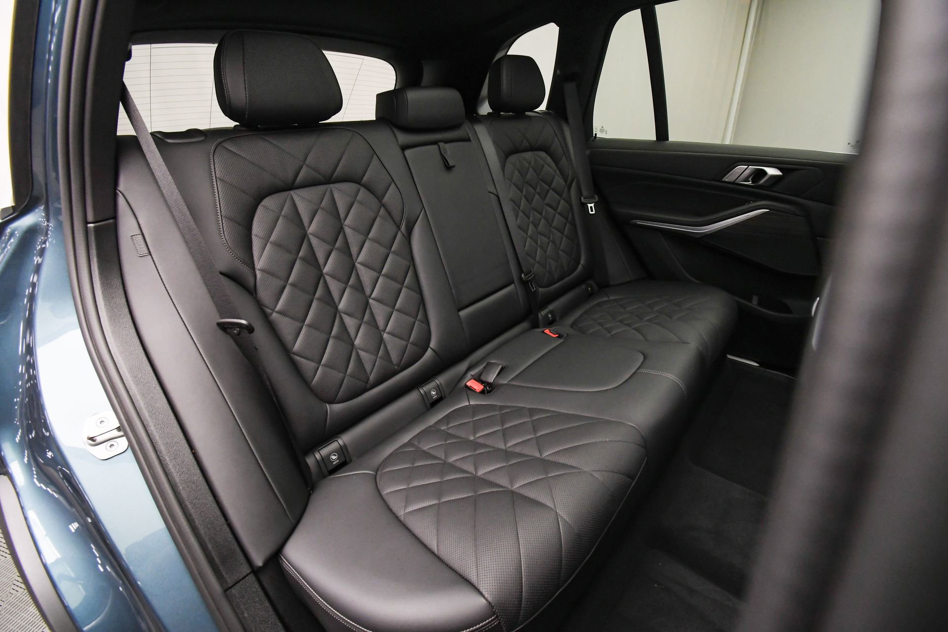 Used 2024 BMW X5 xDrive40i w/ Parking Assistance Package image 50