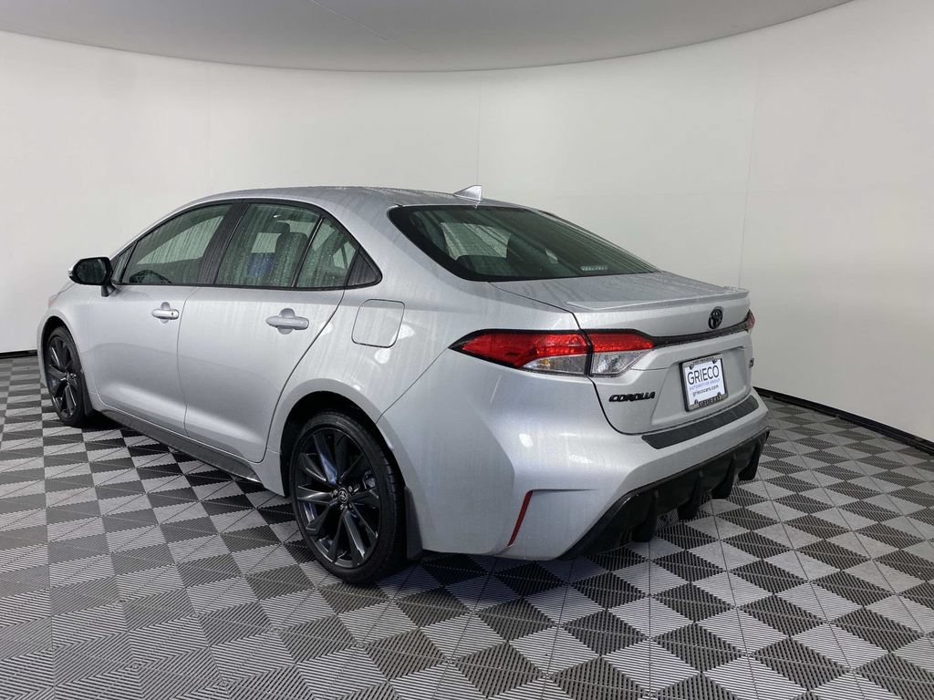 Used 2026 Toyota Corolla SE w/ SE Package FWD image 6