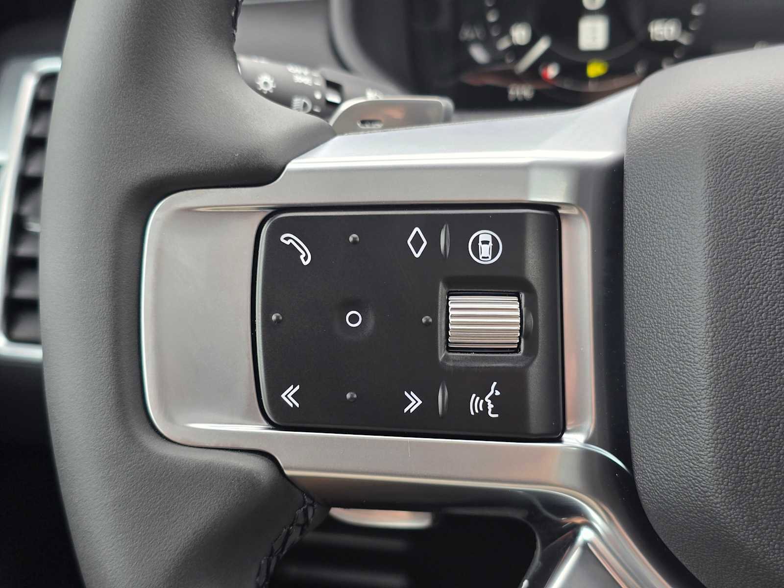 New 2025 Land Rover Discovery S image 34