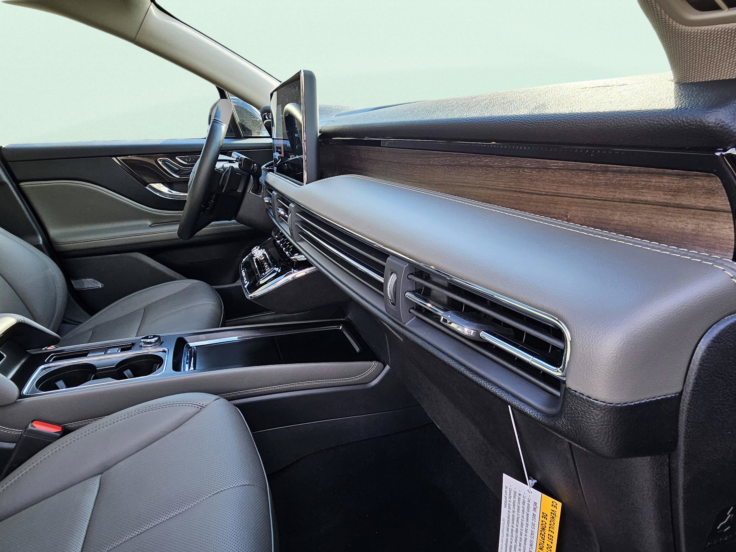 New 2026 Lincoln Corsair Reserve w/ Jet Appearance Package AWD/4WD image 14