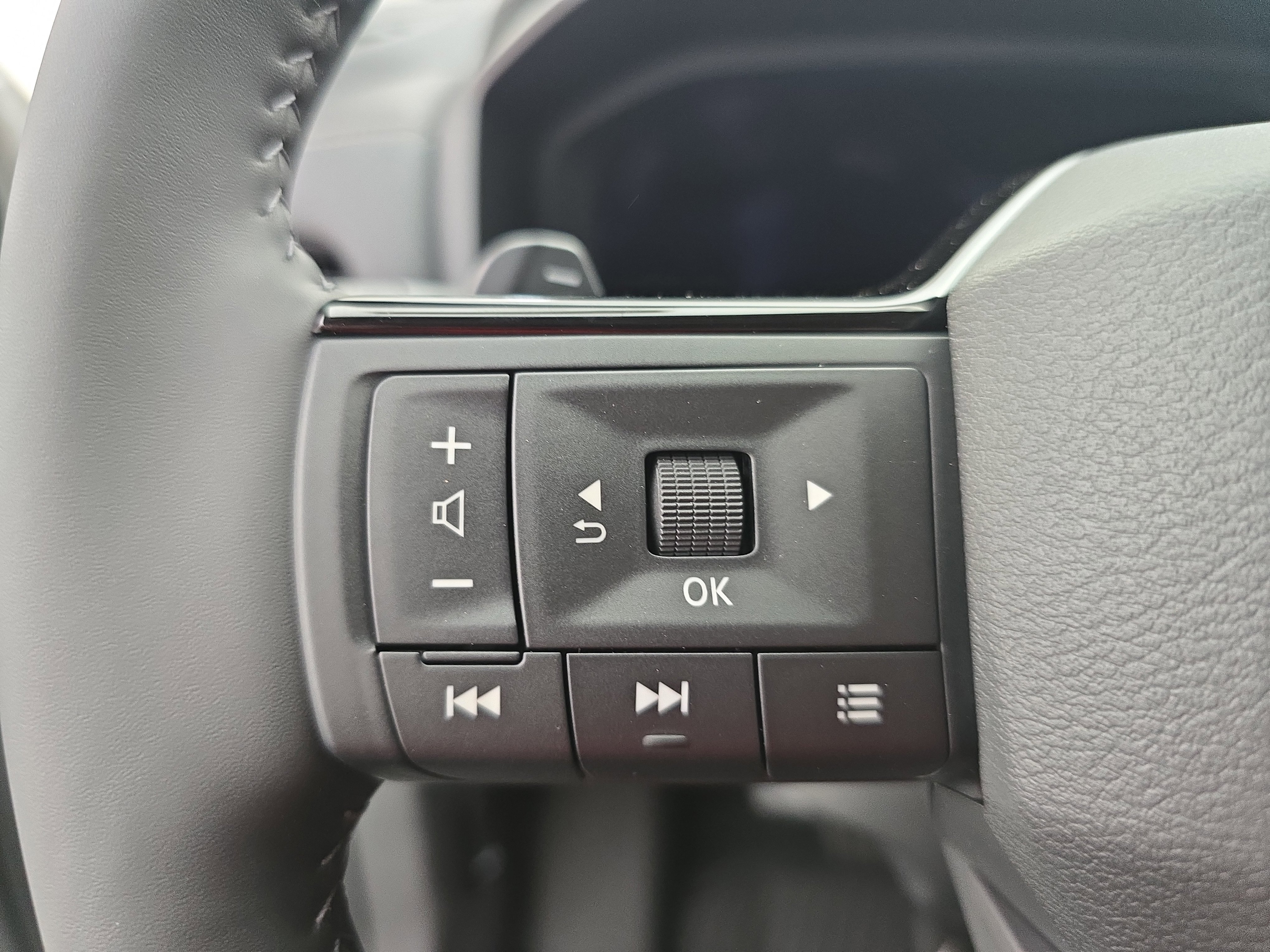 New 2026 Nissan Rogue Platinum image 17