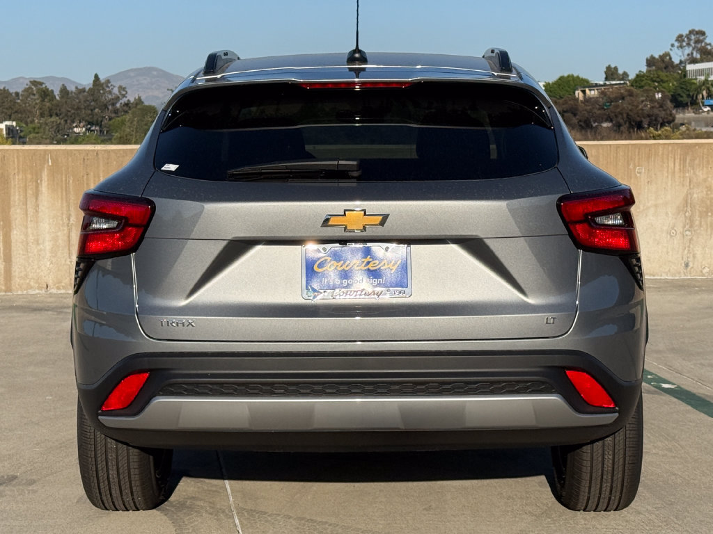 New 2026 Chevrolet Trax LT w/ Sunroof Package FWD image 7