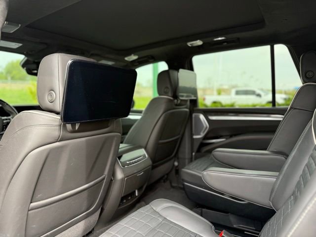 Used 2025 Cadillac Escalade V AWD/4WD image 7