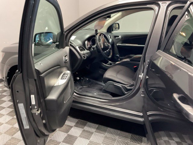 Used 2018 Dodge Journey SE w/ Connectivity Group FWD image 14