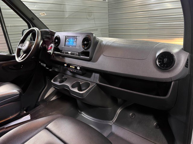 Used 2022 Mercedes-Benz Sprinter 2500 image 19