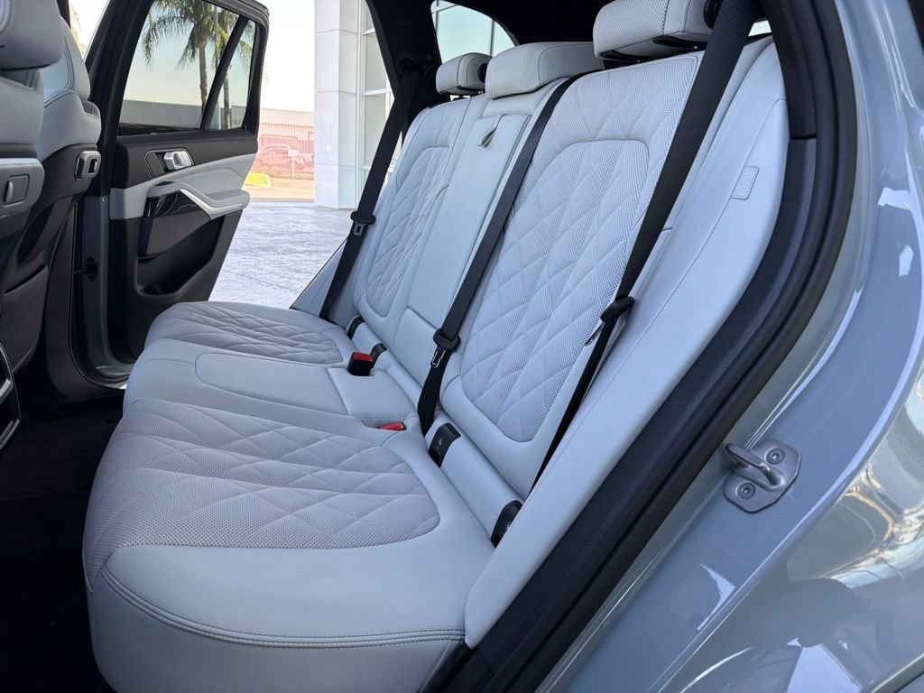 New 2026 BMW X5 xDrive50e w/ M Sport Package AWD/4WD image 12