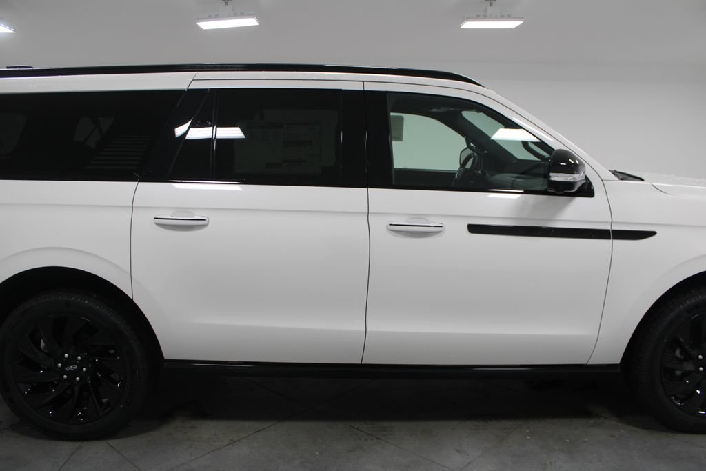 New 2025 Lincoln Navigator L Reserve w/ Jet Appearance Package AWD/4WD image 10