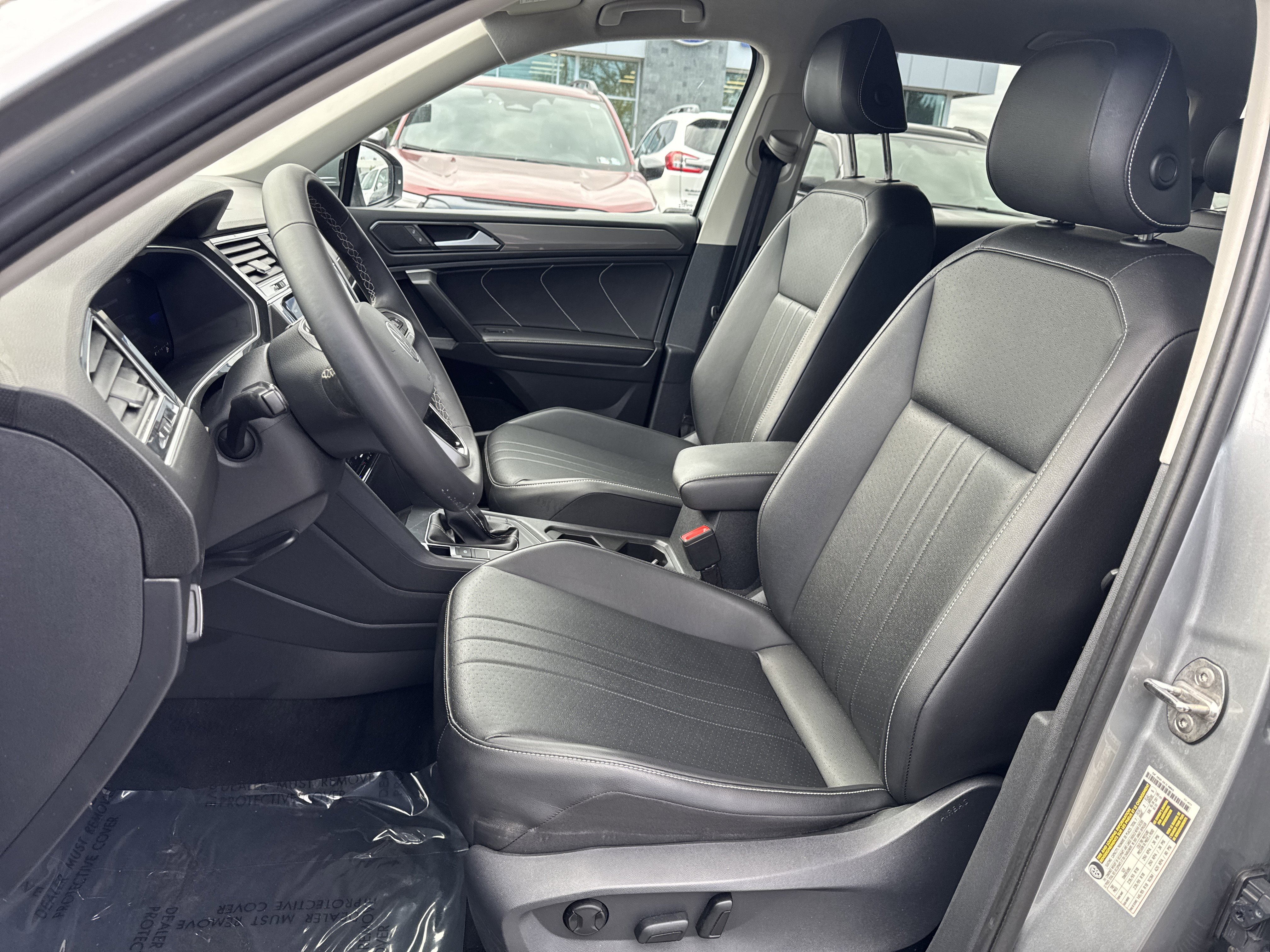 Used 2023 Volkswagen Tiguan SE FWD image 10