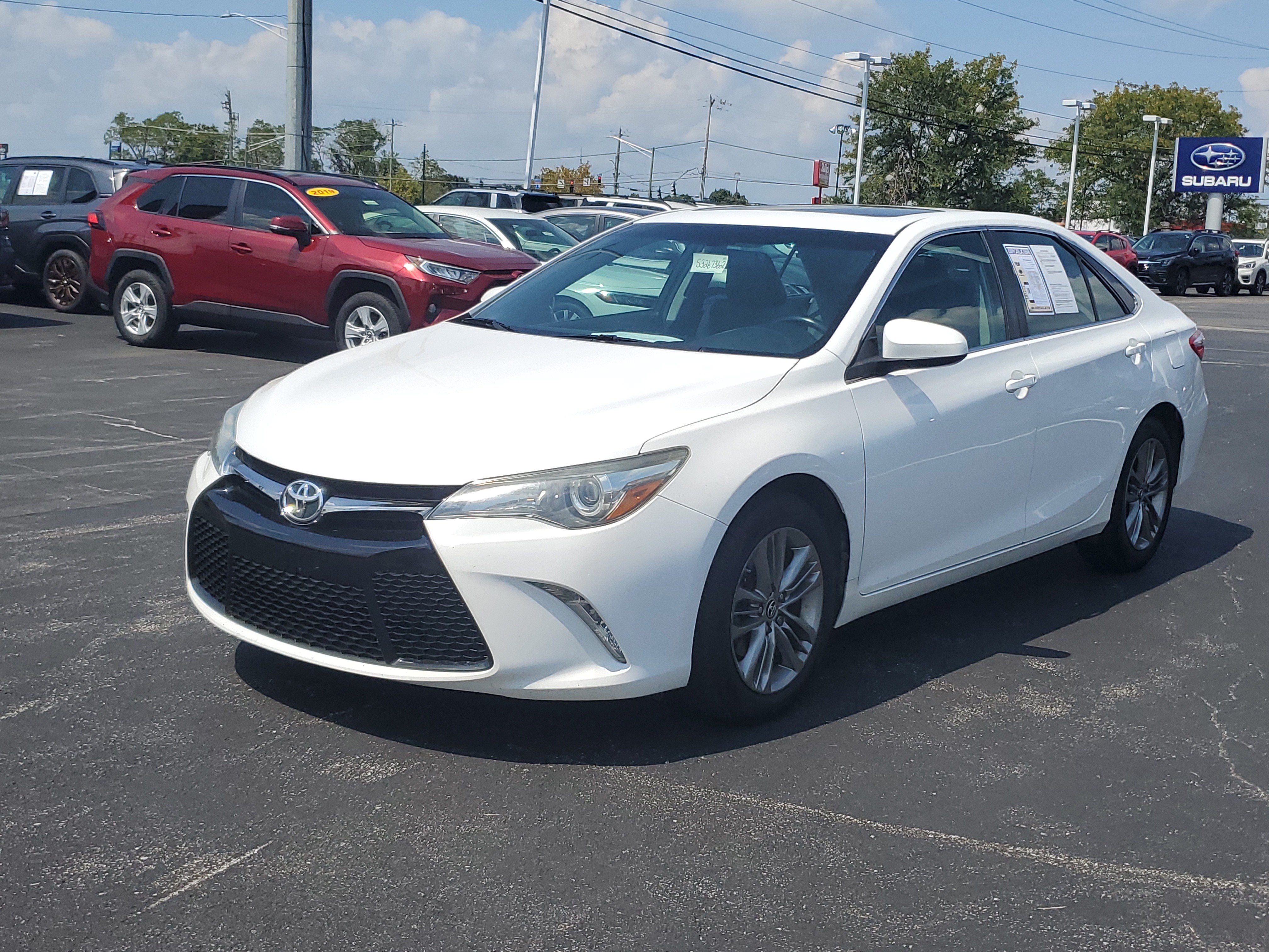 Used 2015 Toyota Camry SE w/ Moonroof Package FWD image 31