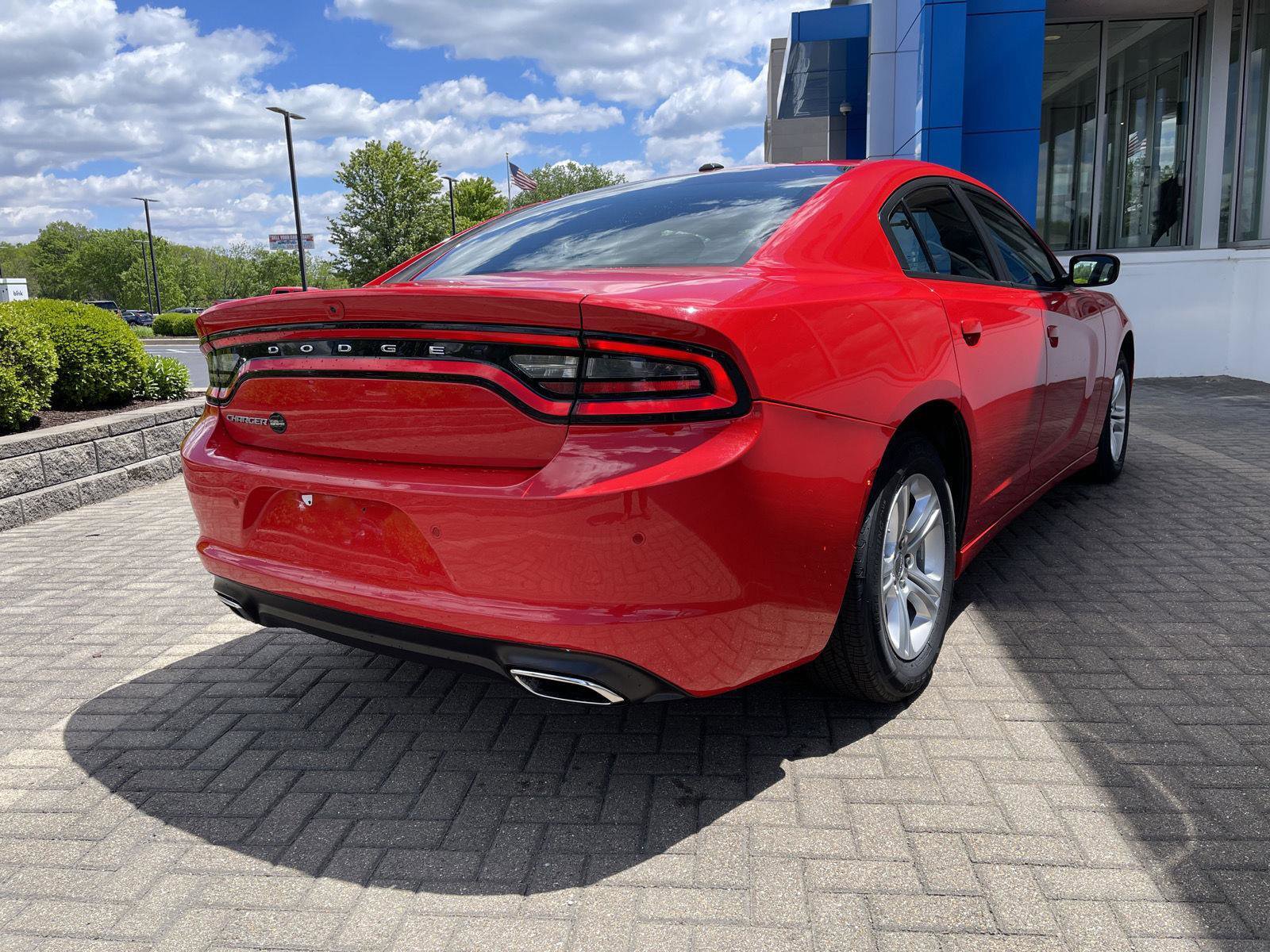 Used 2022 Dodge Charger SXT RWD image 5