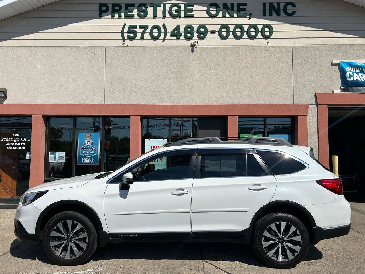 Used 2016 Subaru Outback 2.5i Limited AWD/4WD image 2