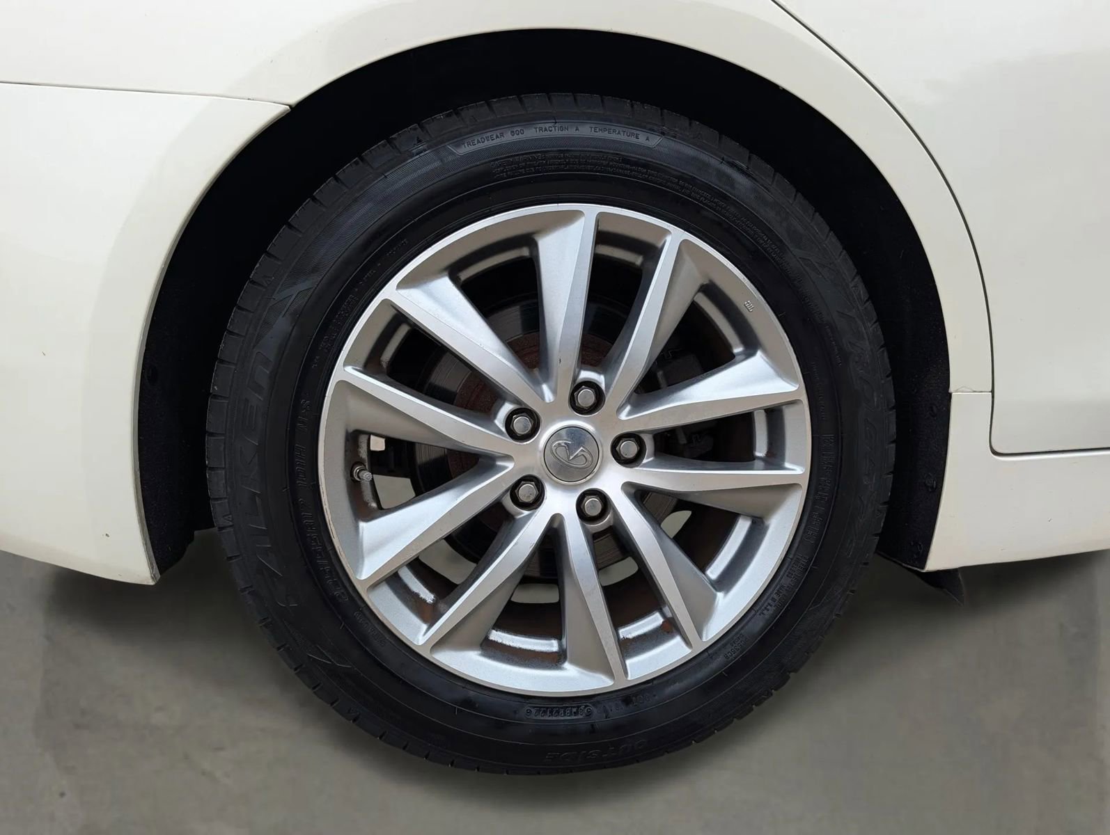 Used 2016 INFINITI Q50 3.0t Premium w/ Cargo Package RWD image 11