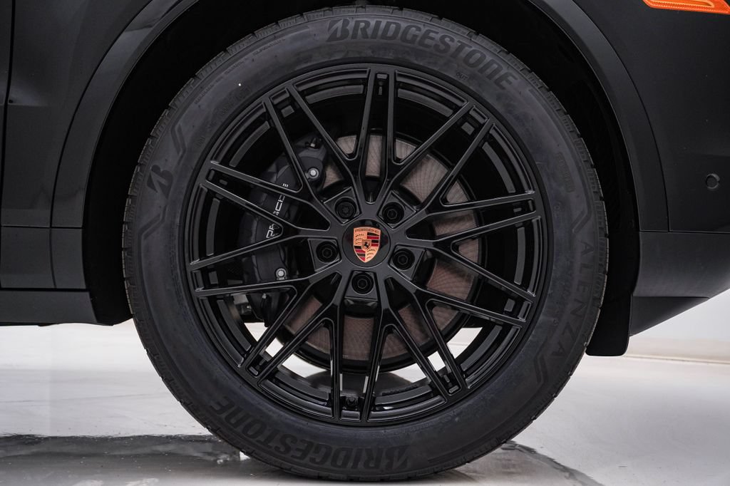 New 2026 Porsche Cayenne Coupe AWD/4WD image 13